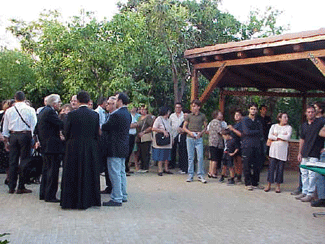 Inaugurazione dell'atrio del Centro Padre Nostro in presenza di personalità e volontari