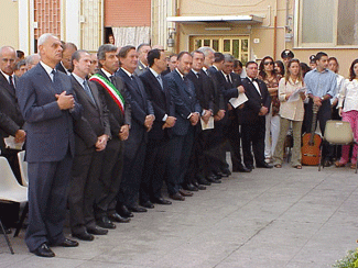Le autorità politiche e militari, invitate all'inaugurazione del monumento in onore di don Pino Puglisi, durante la celebrazione eucaristica