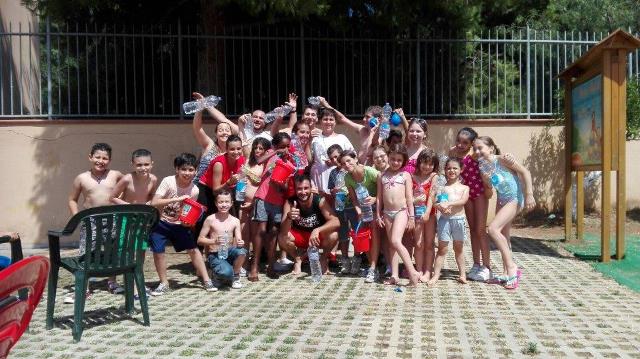 I bambini e gli operatori durante il progetto Estate 2016 a Brancaccio