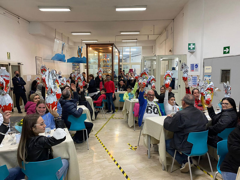 Cena solidale all'istituto nautico di Palermo per alcune famiglie del quartiere Brancaccio