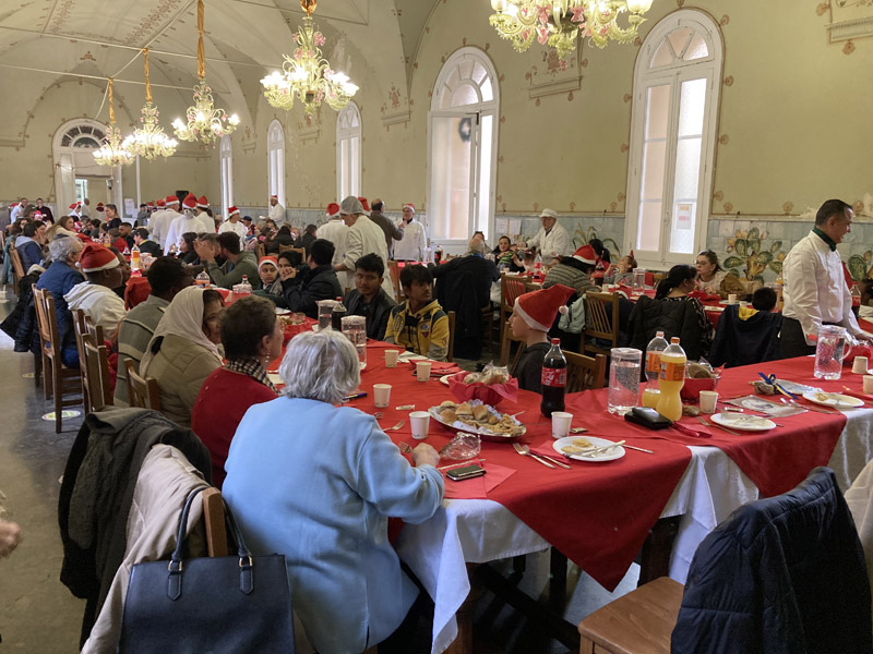 Pranzo di Natale per 120 persone all'Educandato Maria Adelaide di Palermo