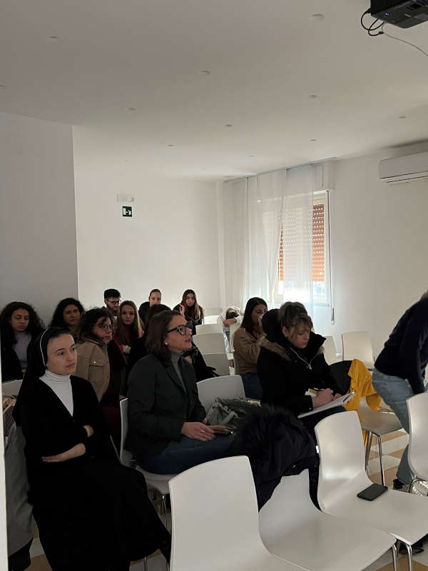 Momenti della presentazione del libro presso l'aula didattica della Casa Museo del Beato Puglisi