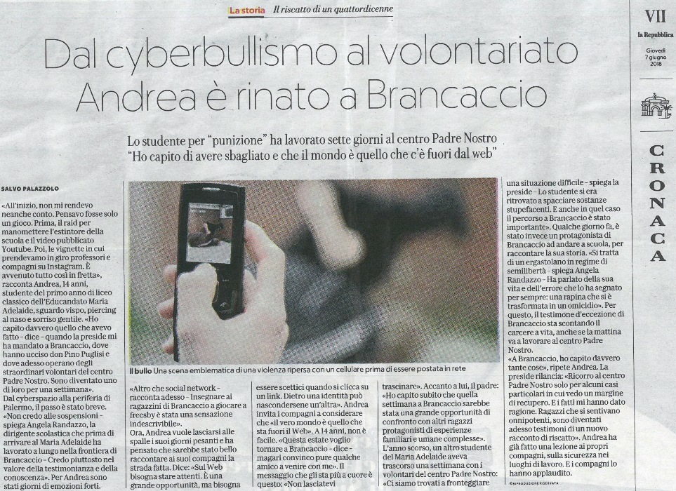 Il bullo. Una scena emblematica di una violenza ripresa con un cellulare prima di essere pubblicata in rete