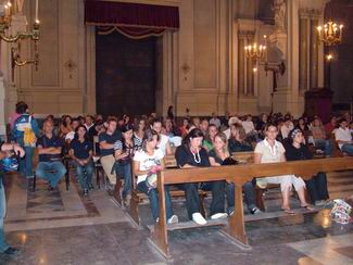 Gli operatori del Centro e i volontari in servizio civile in Cattedrale per la Santa Messa presieduta da S. E.za Monsignor Paolo Romeo, Arcivescovo della Diocesi di Palermo