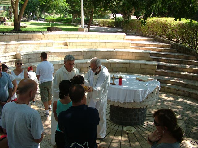 La Celebrazione dei Pellegrini � Lago di Tiberiade (luogo del primato di Pietro)