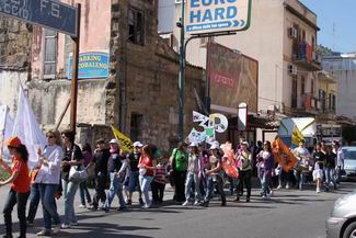 Passaggio del corteo per le vie di Brancaccio