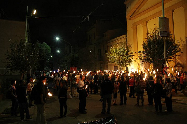 Fiaccolata: raduno davanti la parrocchia di S. Gaetano Maria SS. del Divino Amore