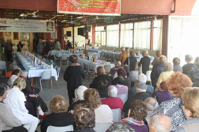 S. Messa insieme alla comunit� di Casteldaccia