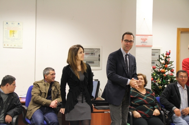 Valentina Petrone, Responsabile progetto Navigare insieme; Massimiliano Tarantino, Responsabile Telecom Italia (Milano)