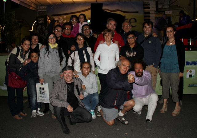 Foto di gruppo insieme agli artisti siciliani