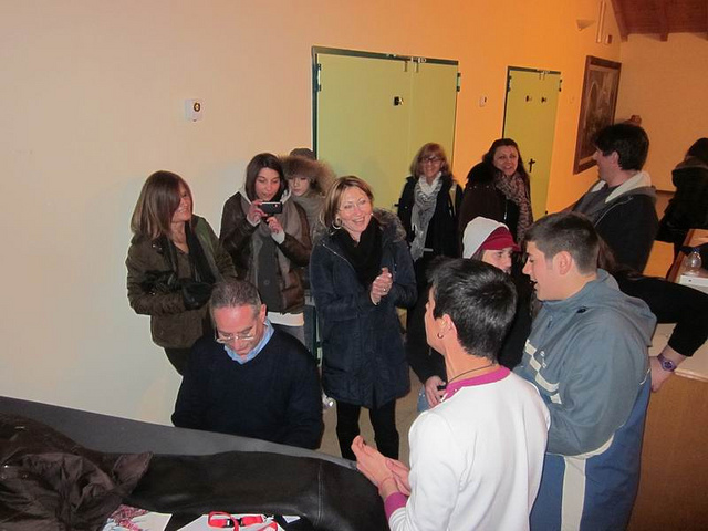 Cantando con gli altri gruppi...