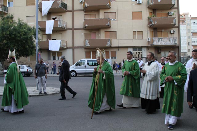 S.E.Rev.ma Card. Paolo Romeo insieme ai sacerdoti della diocesi di Palermo