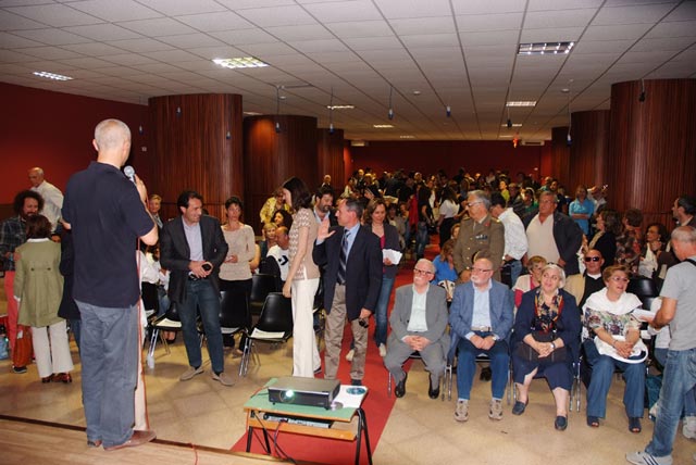 Tantissima gente ha riempito il Teatro Brancaccio