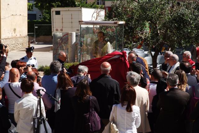 Inaugurazione di una statua lignea raffigurante Padre Pino Puglisi