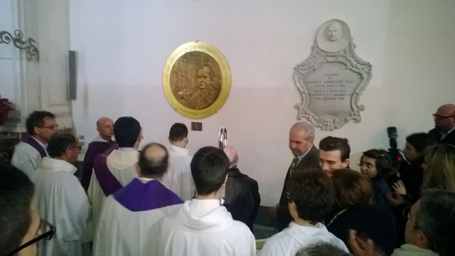 Benedizione della medaglia in bassorilievo raffigurante il Beato Puglisi