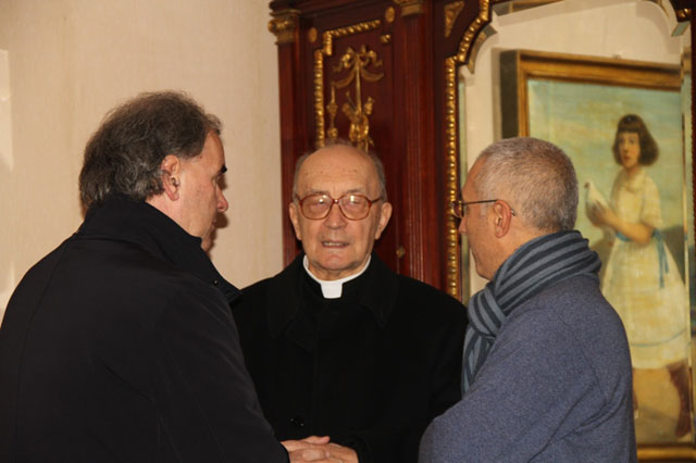 Nella foto: Angelo Rossi, Direttore della Fondazione; S.E. Mons. Luciano Giovannetti, Presidente della Fondazione; Maurizio Artale, presidente del Centro di Accoglienza Padre Nostro