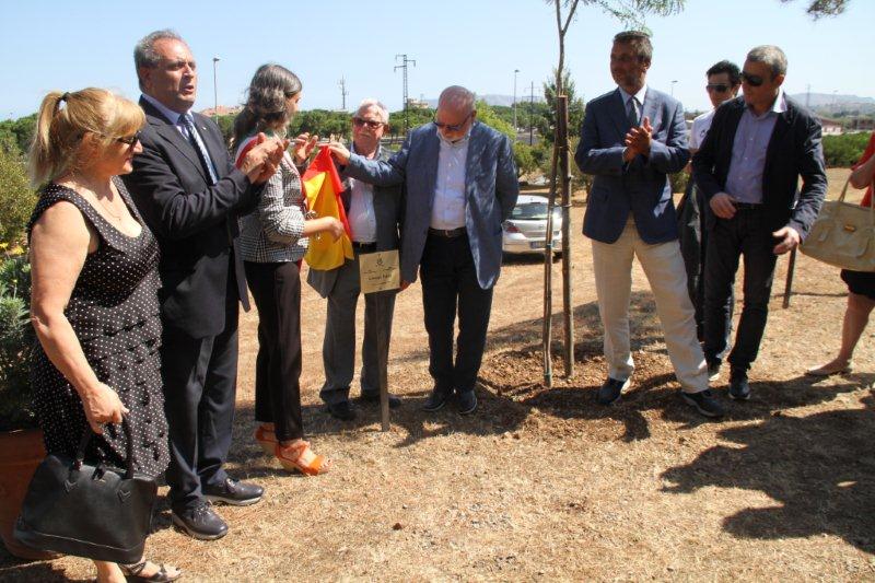Altro momento di inaugurazione della piantumazione dell'albero intitolato al Beato Giuseppe Puglisi