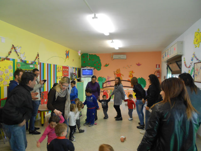 I bambini e le famiglie del servizio Gli amici di Linus vi augurano una Santa Pasqua