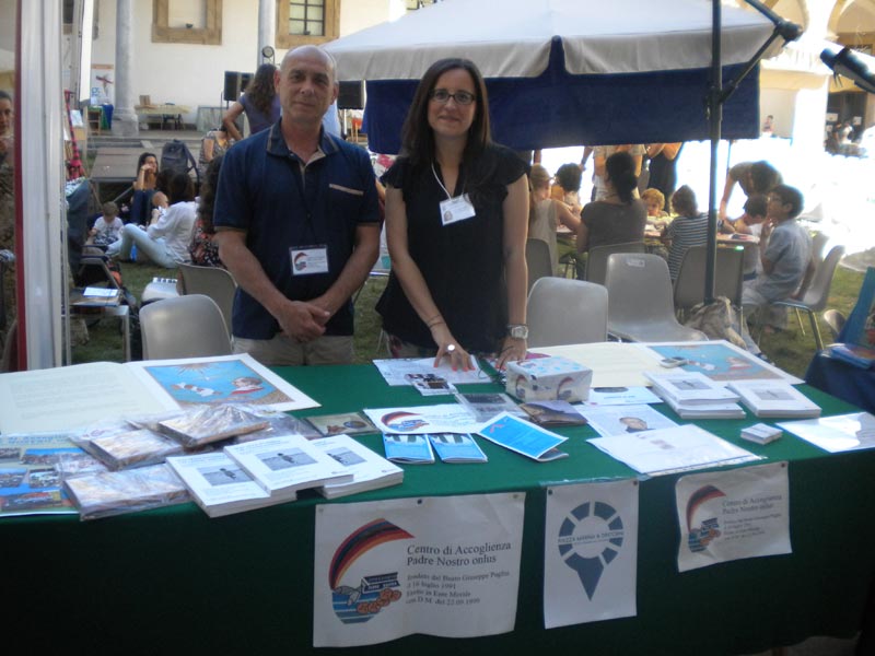 Il nostro gazebo per Una Marina di Libri 2014