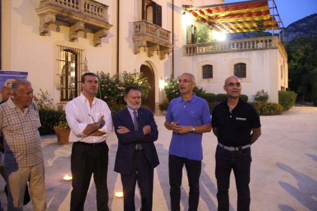 L'On. Tot� Cordaro, l'Ass. Francesco Maria Raimondo, il Presidente del Centro di Accoglienza Padre Nostro Maurizio Artale e il Presidente del Circolo Fotografico Immagine Giovanni Artale