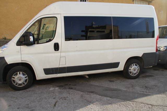 Atto intimidatorio. Il Ducato danneggiato