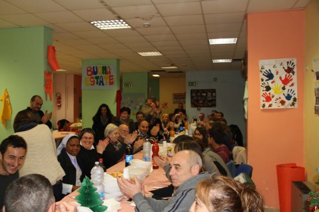 Cena di Natale insieme ai volontari del Centro di Accoglienza Padre Nostro
