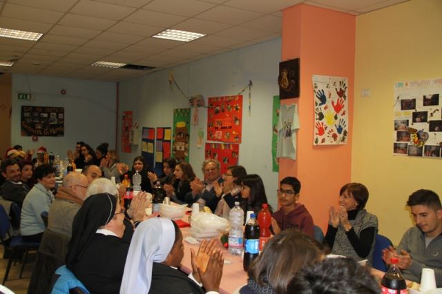 Cena di Natale insieme ai volontari del Centro di Accoglienza Padre Nostro
