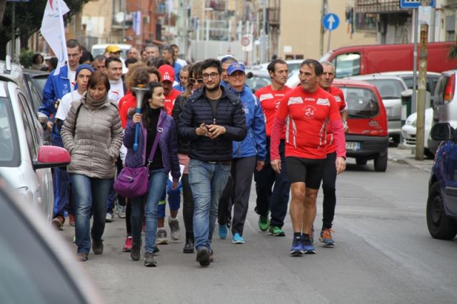 Alcuni momenti durante la corsa verso la terza tappa