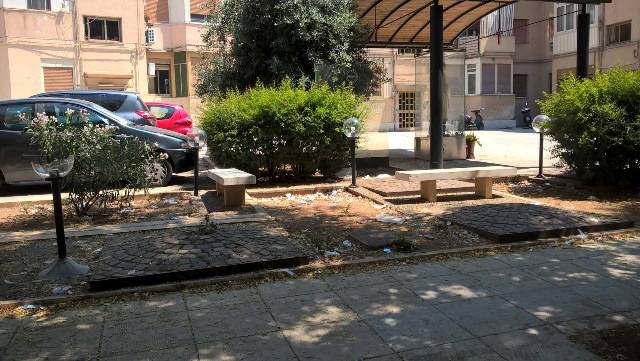 Atto vandalico a piazzale Anita Garibaldi