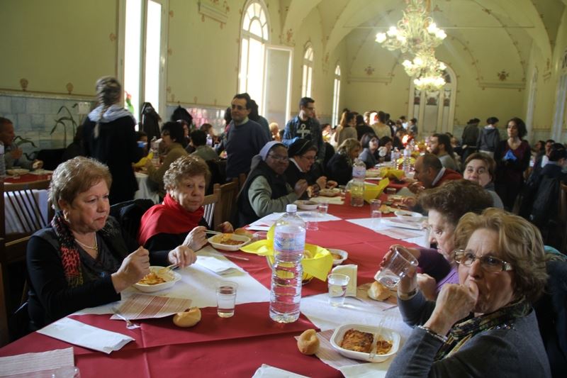 19 dicembre 2015. Momenti del pranzo di natale con le famiglie del territorio presso l'Educandato Maria Adelaide di Palermo