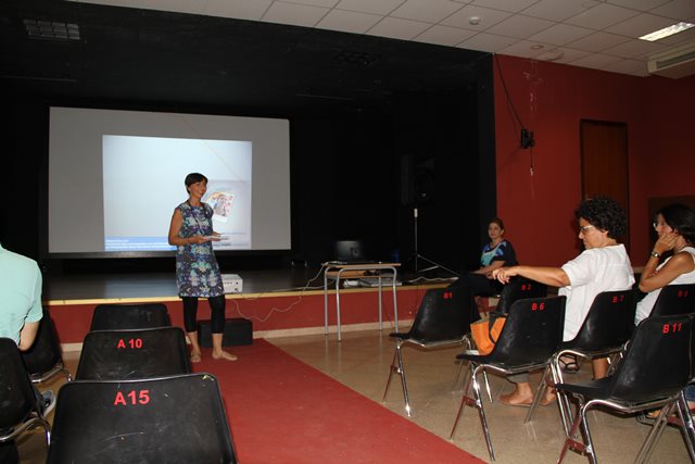 16 luglio 2015. incontro di alta formazione condotto dalla Dott.ssa Daniela Corso, dirigente all�interno dell�Unit� di Pianificazione e Coordinamento Strategico dell� Associazione Telefono Arcobaleno onlus, e coordinato dalla D.ssa Laura Stallone del Centro di Accoglienza Padre Nostro
