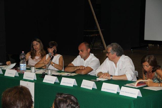 20 luglio 2015. 'Atti amorevoli omessi, atti violenti commessi' � il titolo della giornata a tema aperta alla cittadinanza. Intervento della d.ssa Laura Stallone, psicologa del Centro di Accoglienza Padre Nostro