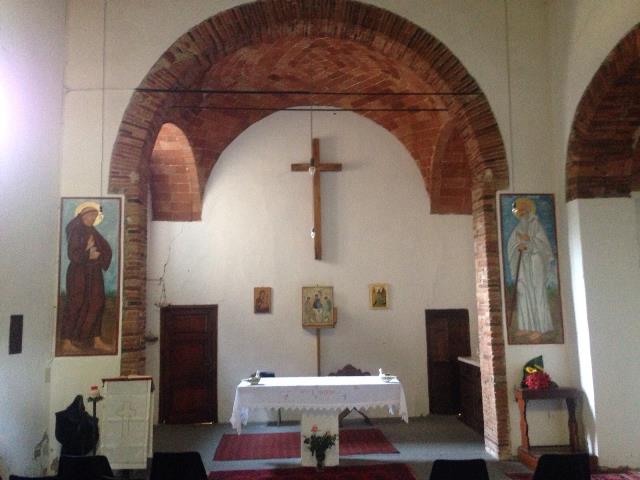 Interno della chiesetta
