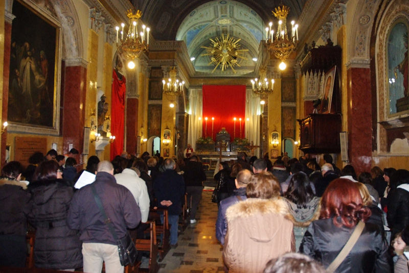 La via Crucis termina all'interno della parrocchia San Gaetano Maria SS. del Divino Amore

