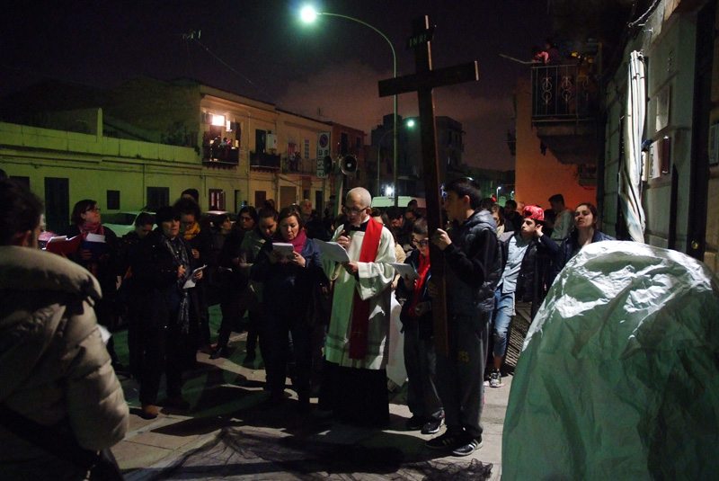 Via Crucis... verso la Parrocchia San Gaetano
