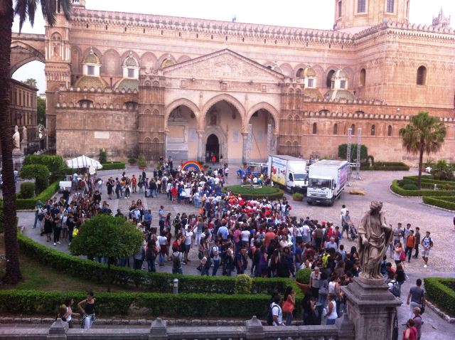Un fiore per il Beato Giuseppe Puglisi - la Cattedrale di Palermo