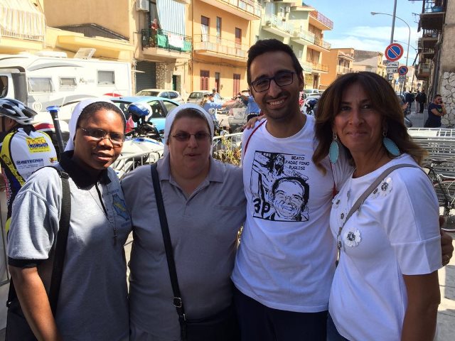 Momenti della cicloturistica 'Pedala per Palermo' in memorio di 3P: Suor Agnes, Suor Cristina, Alfonso Palmisano e Valeria Mandal�