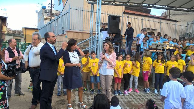 Il Sottosegretario all�Istruzione Davide Faraone durante la manifestazione 'LA SCUOLA AL CENTRO: Sport, musica e parola, ancora insieme a scuola' presso il Centro Polivalente Sportivo a Brancaccio