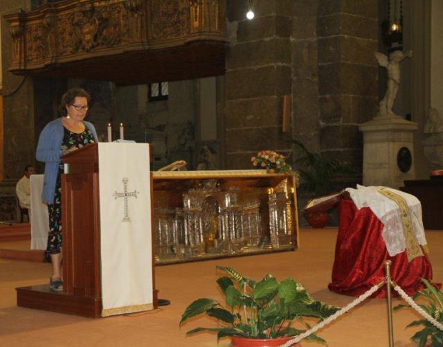 Momento delle le sacre letture a cura della volontaria del Centro Matilde Foti