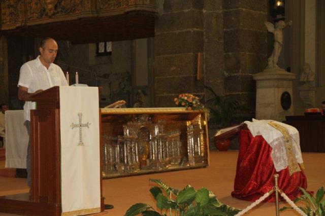 Momento delle le sacre letture a cura del volontario del Centro Domenico De Lisi