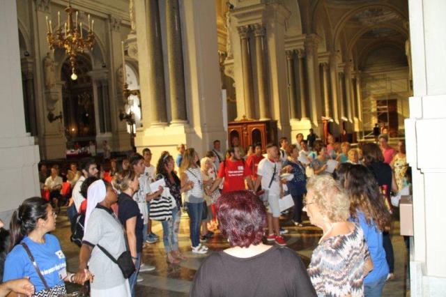 Raduno davanti alla tomba del Beato Puglisi