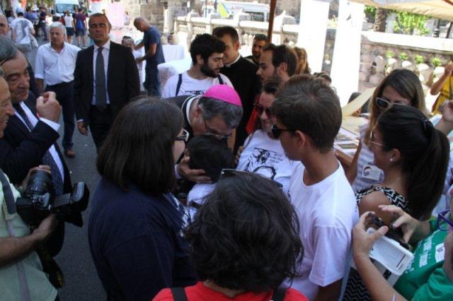 I nostri bambini con Mons. Corrado Lorefice