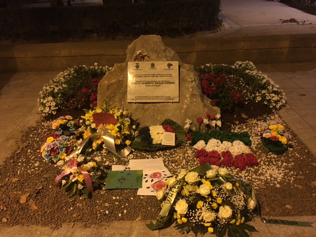 Lapide in memoria del Prefetto Carlo Alberto Dalla Chiesa 