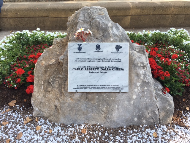Lapide in memoria del Prefetto Carlo Alberto Dalla Chiesa 