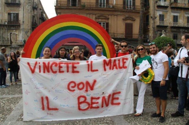 Messaggi in striscioni preparati dagli studenti di alcune scuole palermitane