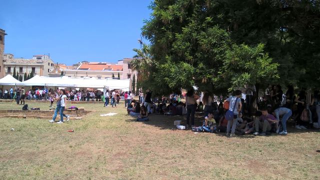 Momenti della manifestazione a piazza Magione