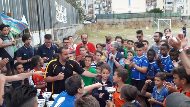 Premiazioni: la squadra categoria 10/12 anni del Centro di Accoglienza Padre Nostro si classifica al terzo posto