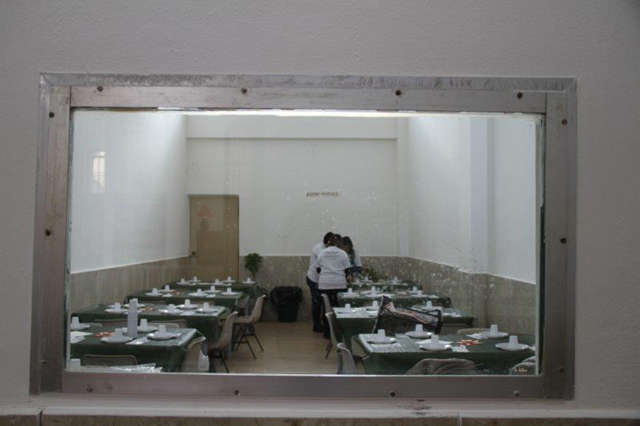 I detenuti dell'Ucciardone assieme alle loro famiglie per la festa del pap�