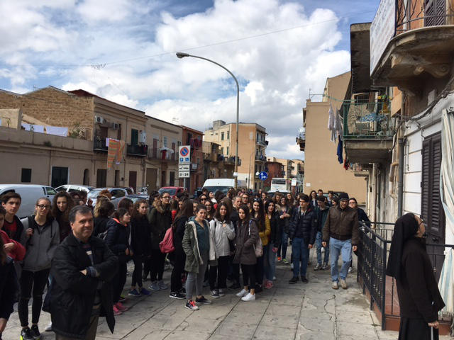 Scolaresca di Sassuolo in visita nei luoghi del Beato Giuseppe Puglisi