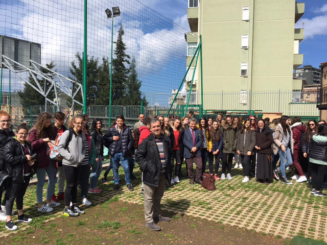 La scolaresca al Centro Polivalente Sportivo 'Padre Pino Puglisi e Padre Massimiliano Kolbe'